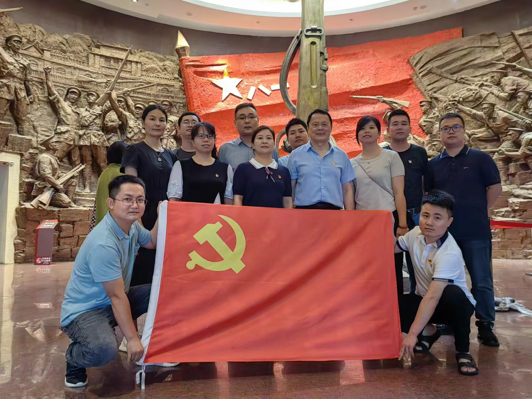 賡續(xù)紅色血脈，傳承建黨精神                                                    ——江西誠建黨支部開展“慶七一，感黨恩，跟黨走”主題黨日活動